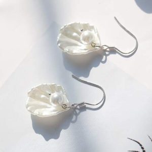 Andkiss 1pair Faux Pearl Decor Shell Design Drop Earrings White