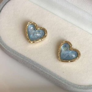 1pair Elegant Minimalist Cat Eye & Glitter Sand Design Heart Earrings With Gold Border Baby Blue