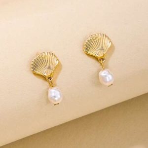 1pair Ins Fashionable French Style Metallic Shell & Faux Pearl Dangle Earings Suitable For Women's Daily Commuting, Traveling, Vacation, Beach, Dating, Birthday Party And Festivals Gold