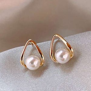 1pair Simple And Versatile Pearl Earrings With Unique Design, Luxurious And Elegant Ear Accessories For Women Multicolor