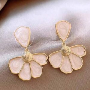 1pair French Style Minimalist White Floral Elegant Earrings For Women, Spring & Summer White